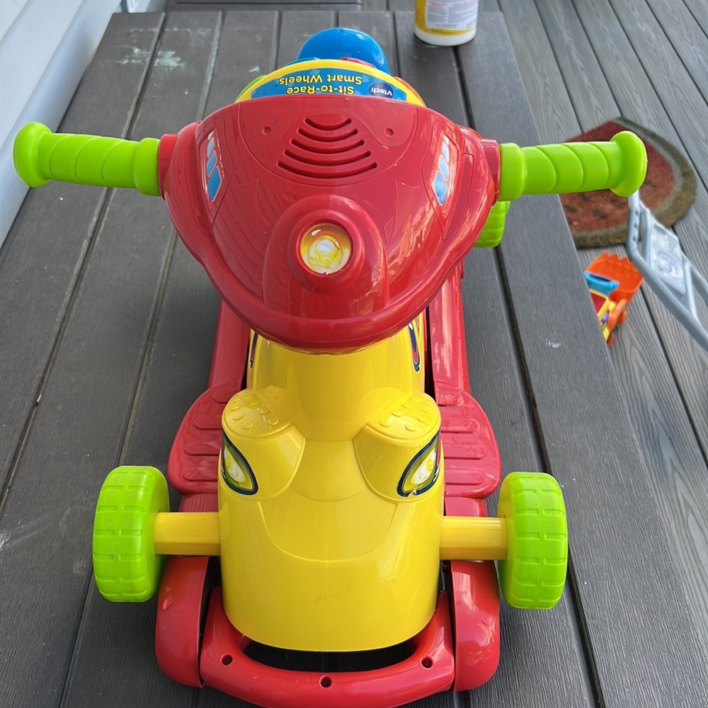 VEUC vtech sounds sit to race smart wheels ride on and push car toy - Picture 10 of 10
